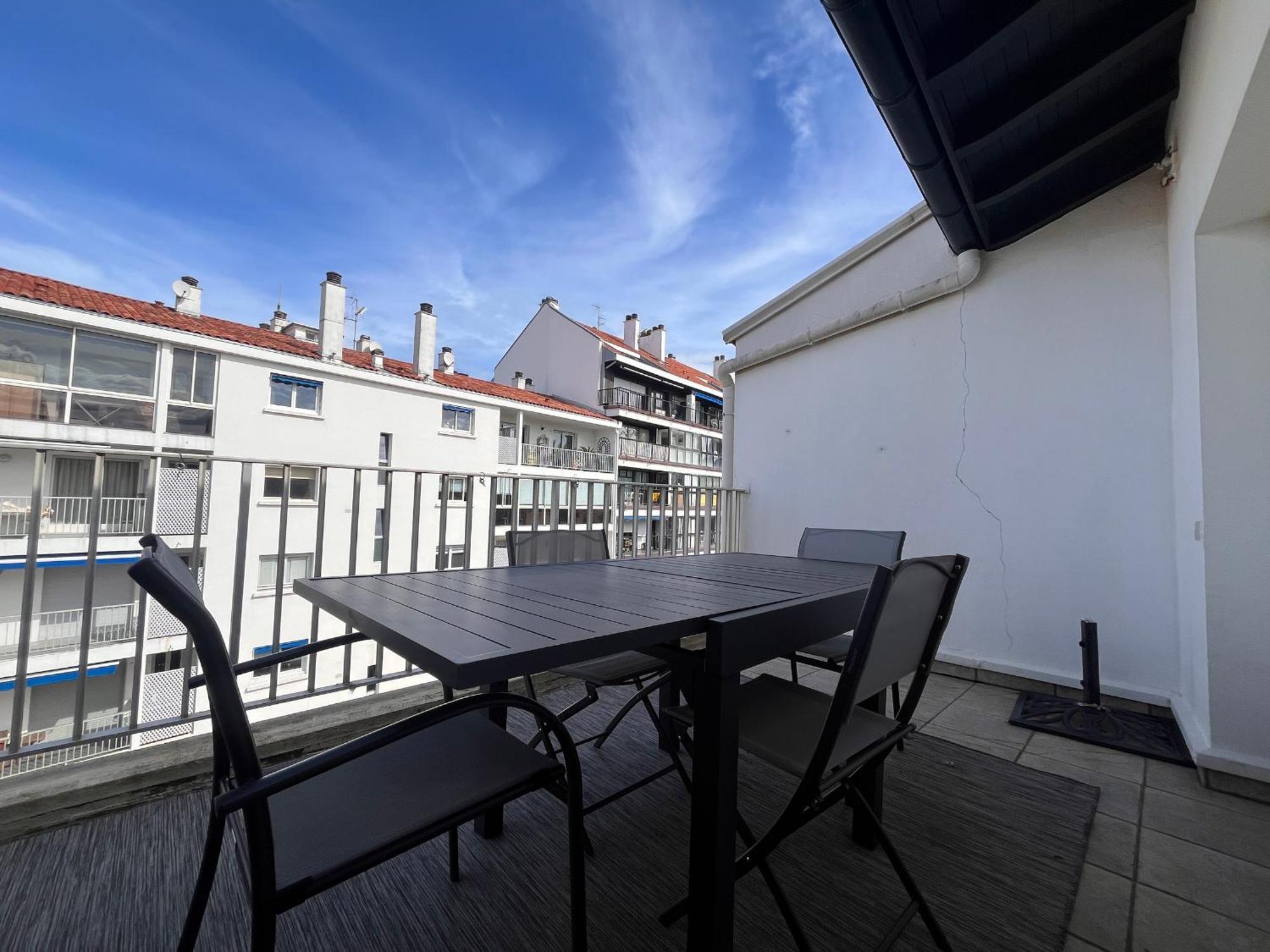 Coeur De Saint-Jean-De-Luz : Appartement Lumineux Avec Balcon, Proche Plage Et Commerces - Fr-1-239-1079 Exteriör bild