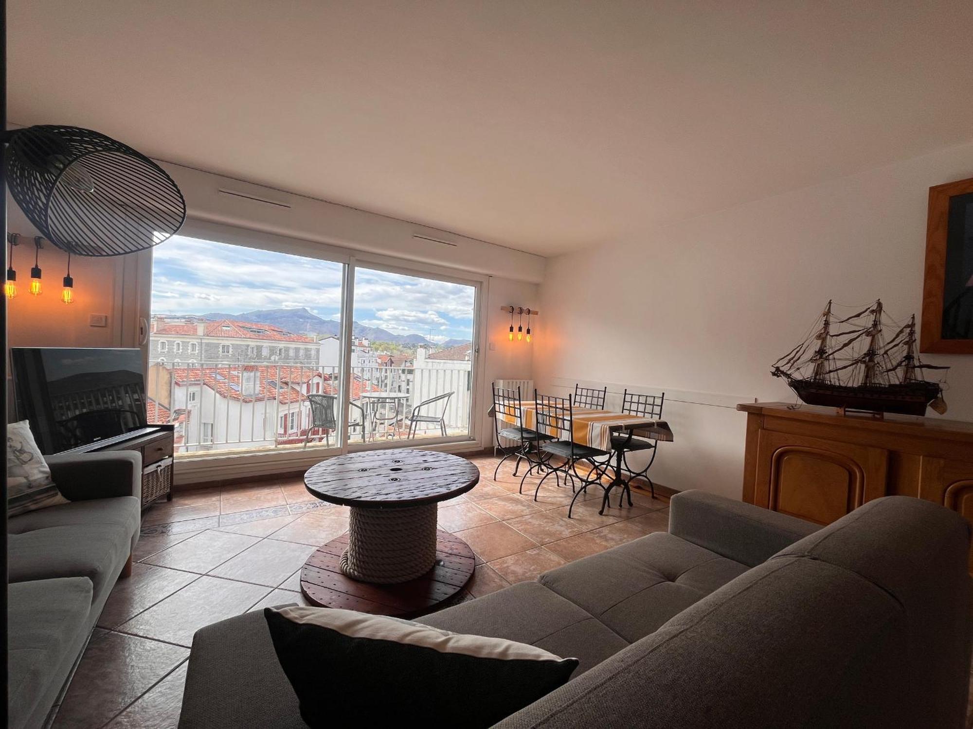 Coeur De Saint-Jean-De-Luz : Appartement Lumineux Avec Balcon, Proche Plage Et Commerces - Fr-1-239-1079 Exteriör bild